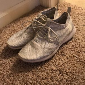 MUST GO BY MAY 6 2019